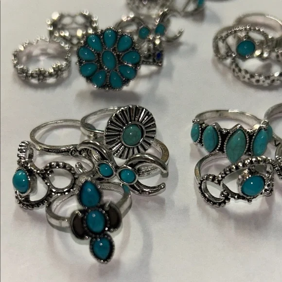 5 RANDOM RINGS - random sizes - all new - Picture 2 of 8